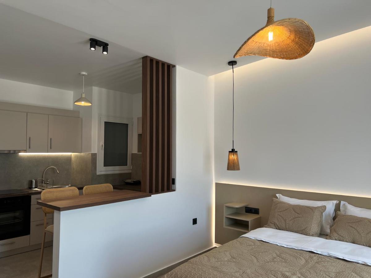 Penthouse & Apartments By The Sea Airport Airstay Αρτέμιδα Εξωτερικό φωτογραφία