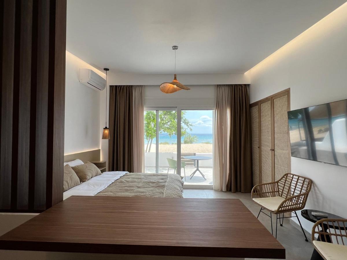 Penthouse & Apartments By The Sea Airport Airstay Αρτέμιδα Εξωτερικό φωτογραφία